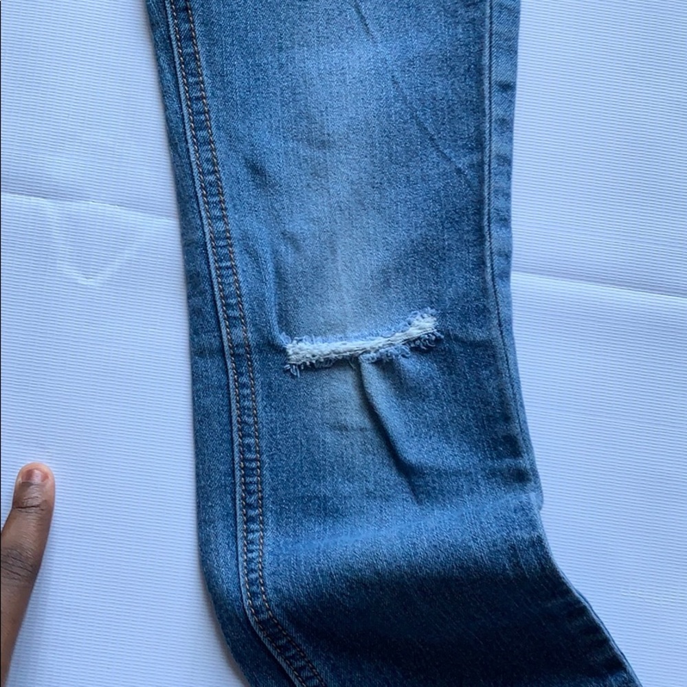 Jean - Picture 3 of 4